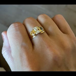 14k gold Ring with Topaz stones